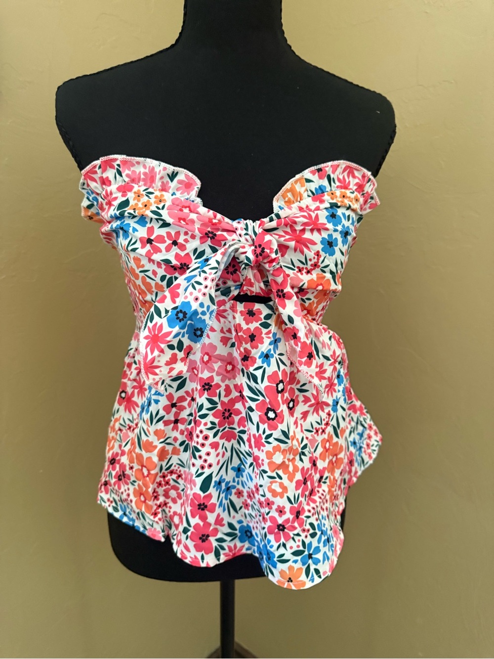 SHEIN White Floral Tie-Front Strapless Crop Top